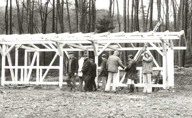 Aufbau der ersten Höhwaldhütte - 08